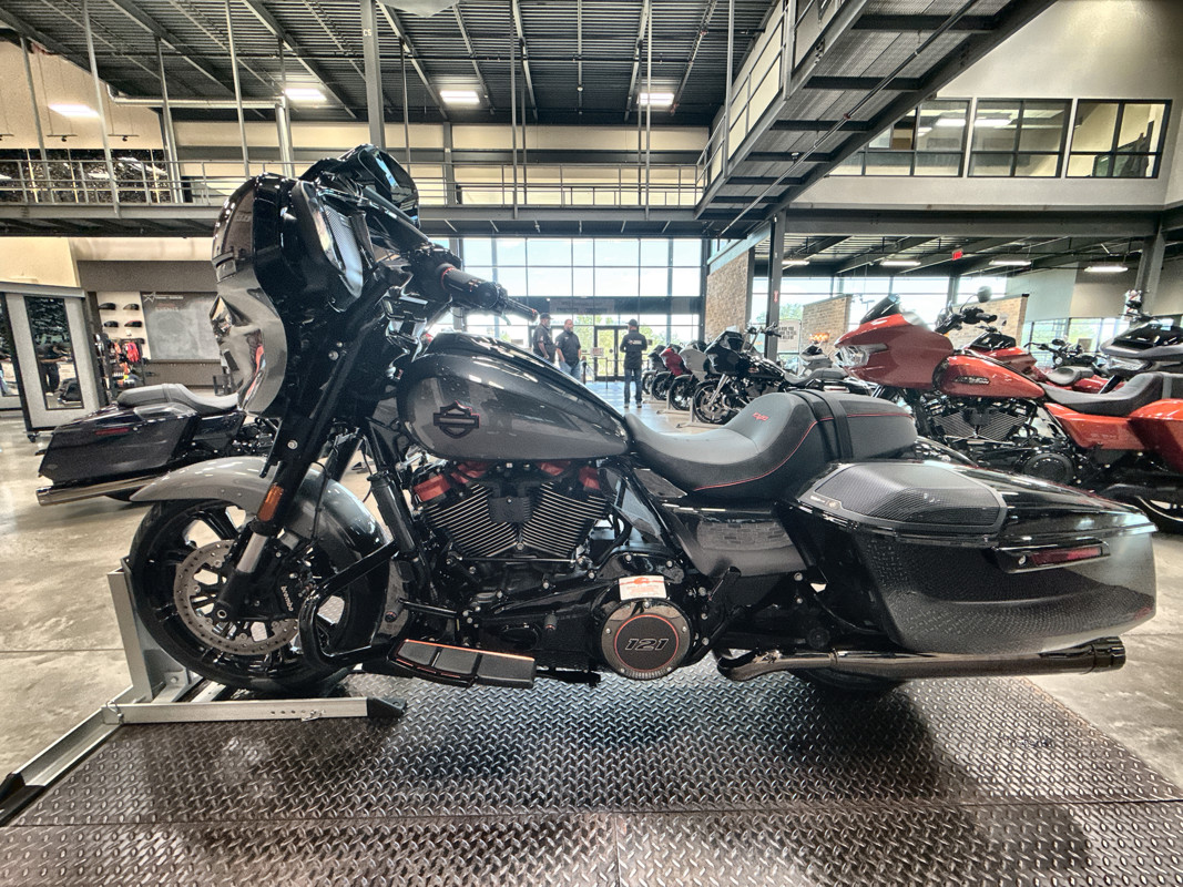 CVO® Street Glide®