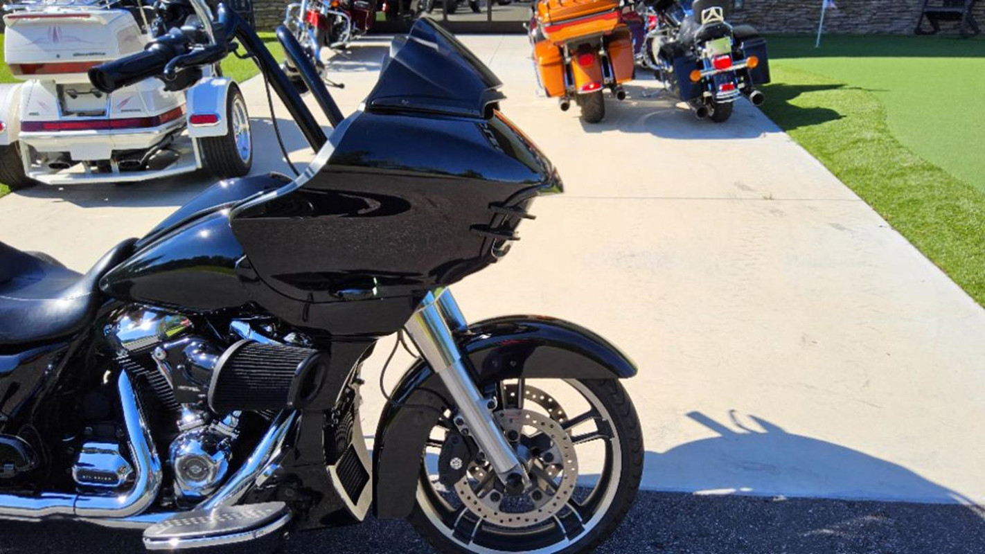 Road Glide®