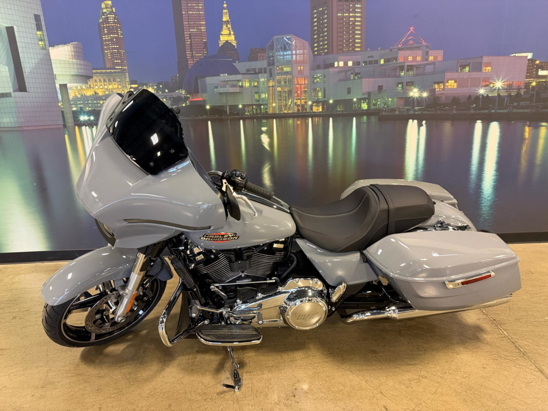 Street Glide®