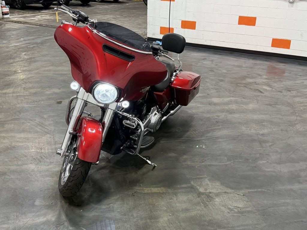 Street Glide®