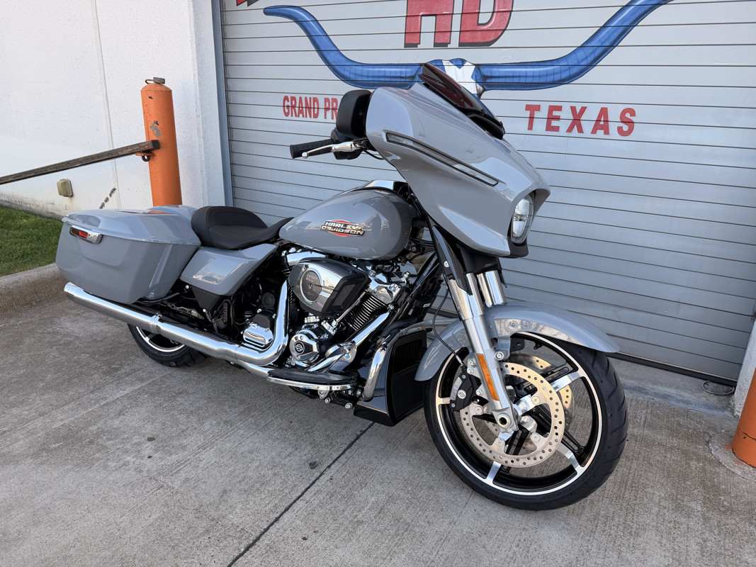Street Glide®