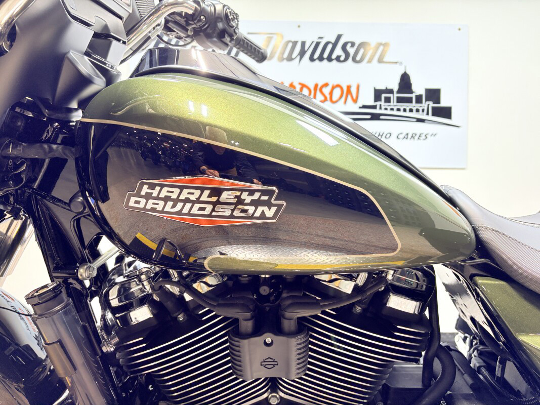 Street Glide®