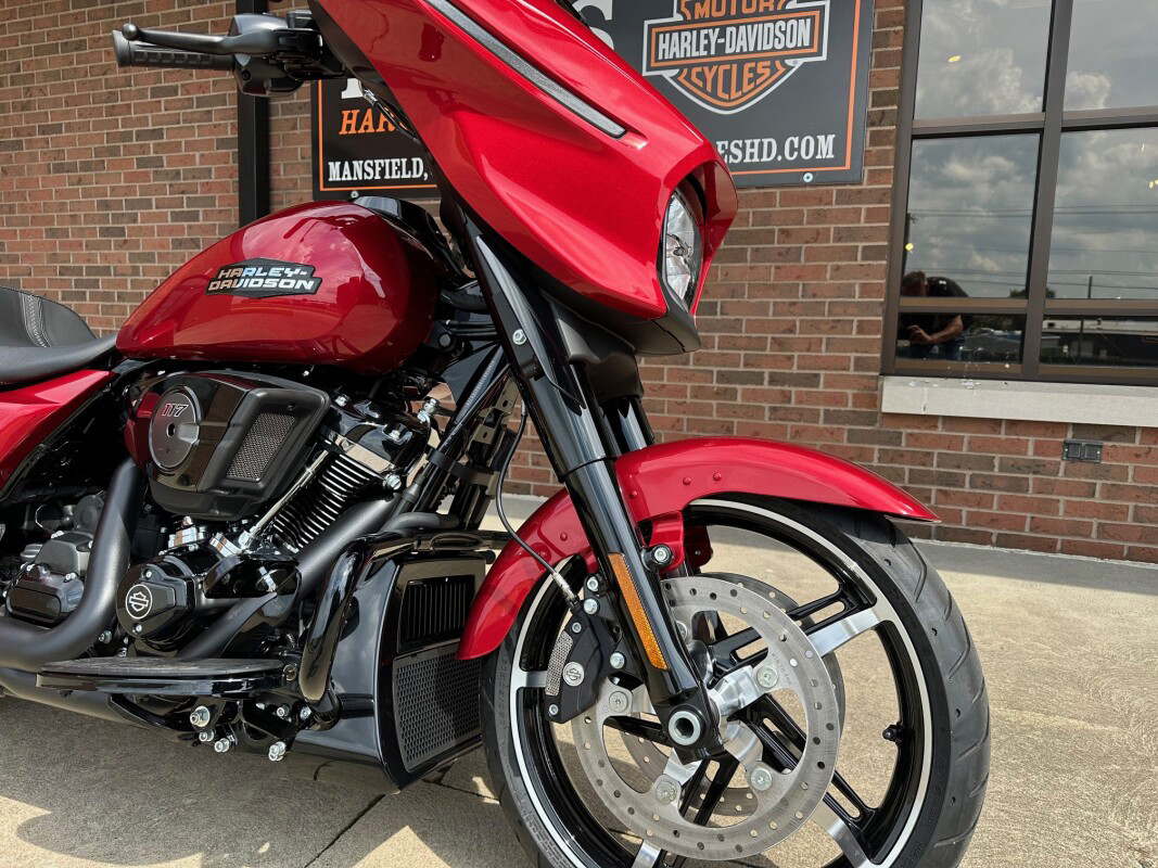Street Glide®