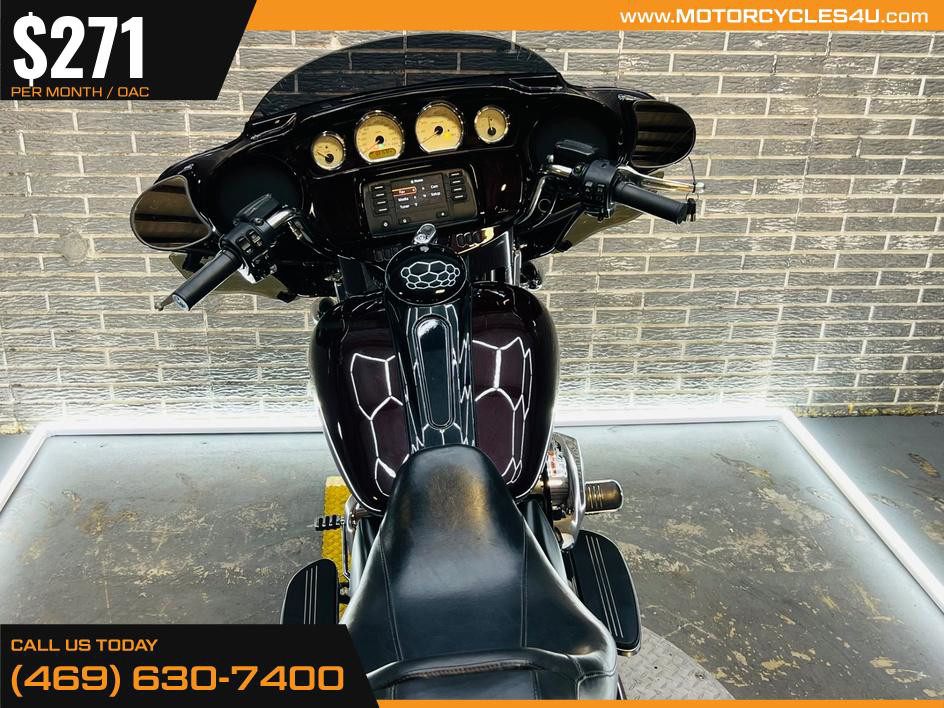 Street Glide®