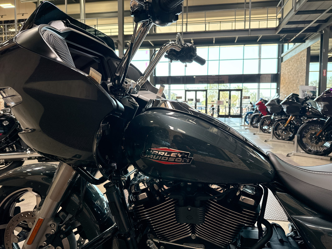 Road Glide®