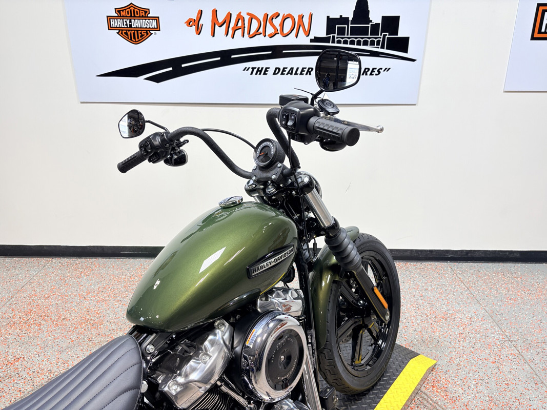 Street Bob®