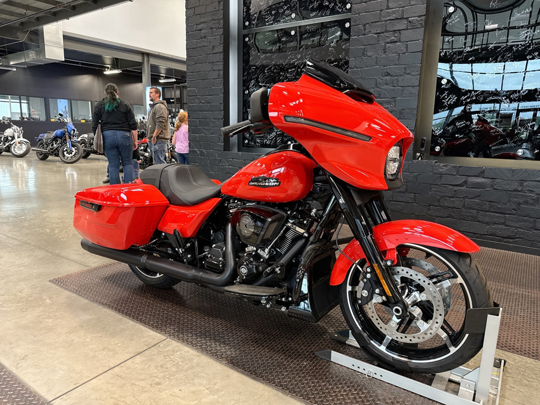 Street Glide®