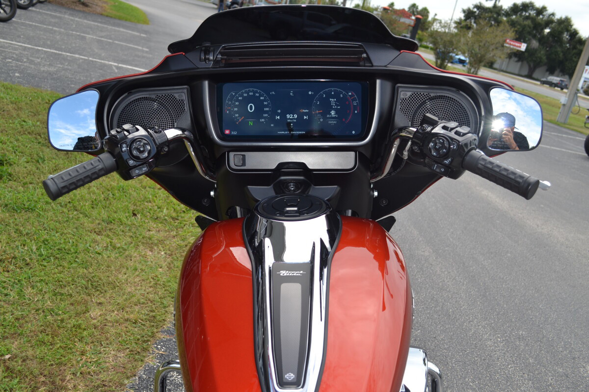 Street Glide®