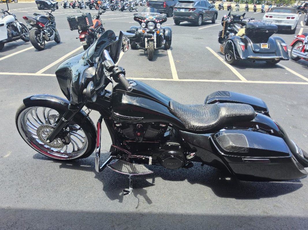 Street Glide®