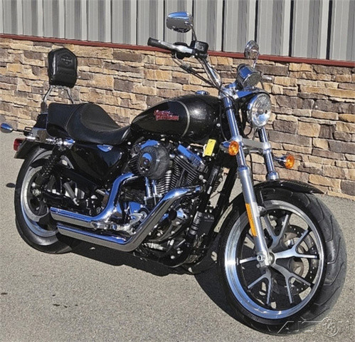 Sportster® SuperLow® 1200T