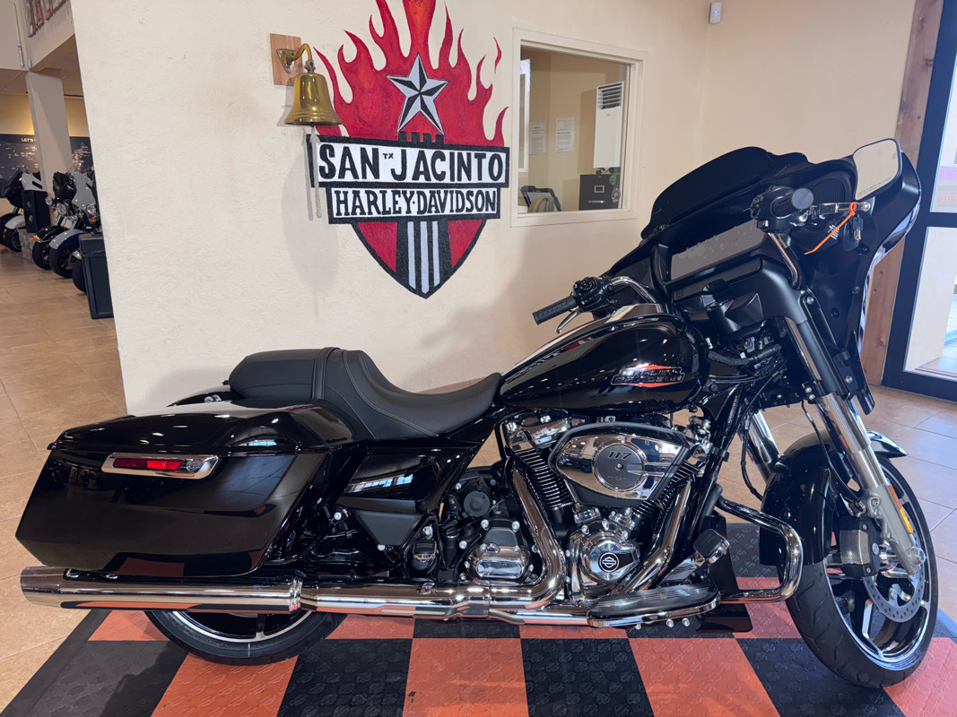 Street Glide®