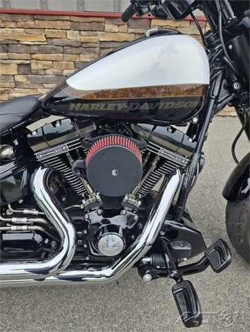 CVO® Pro Street Breakout®