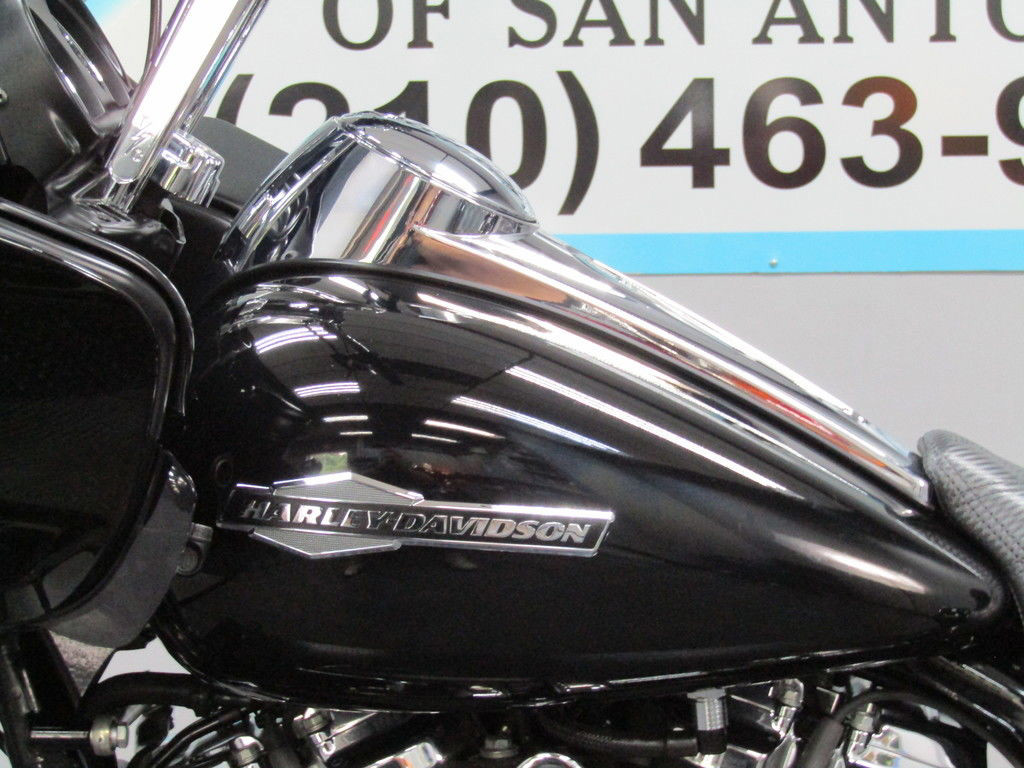 Road Glide®