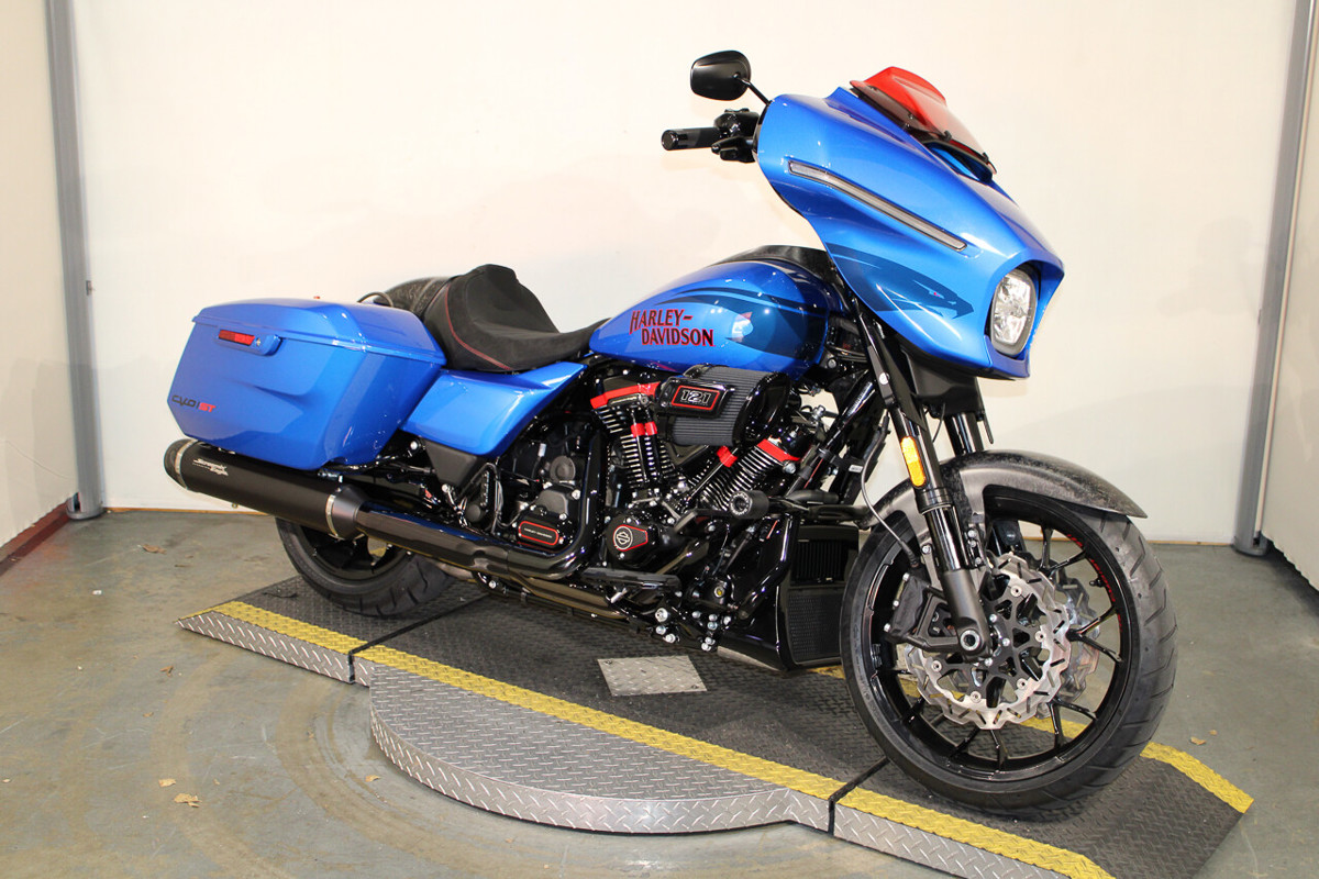 CVO® Street Glide® ST