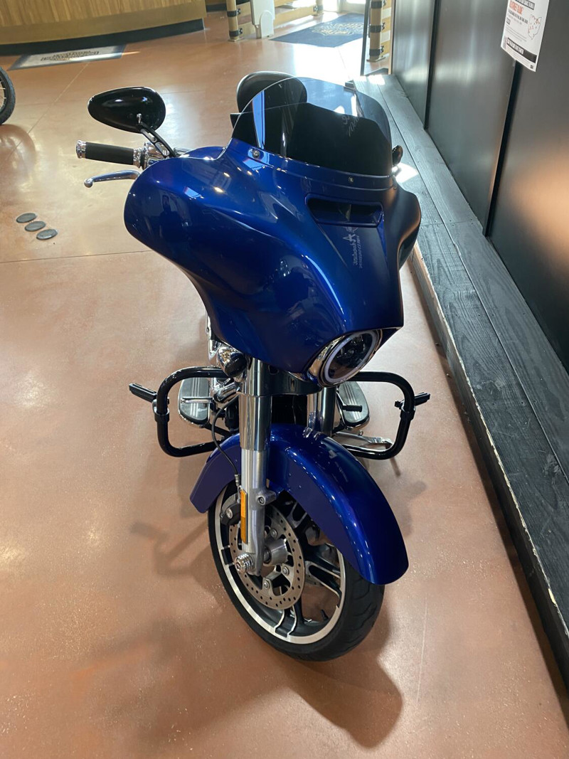 Street Glide®