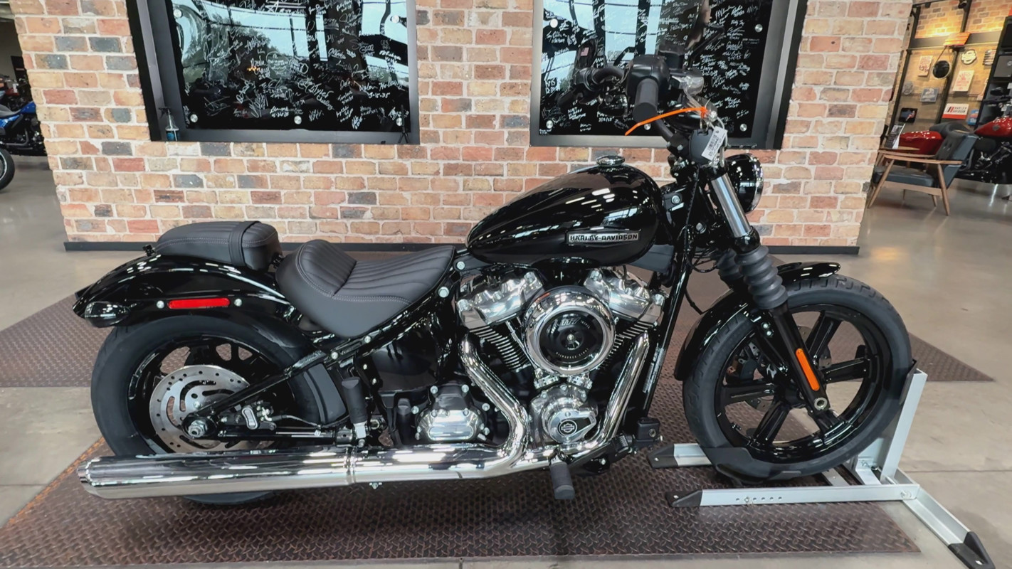 Street Bob®