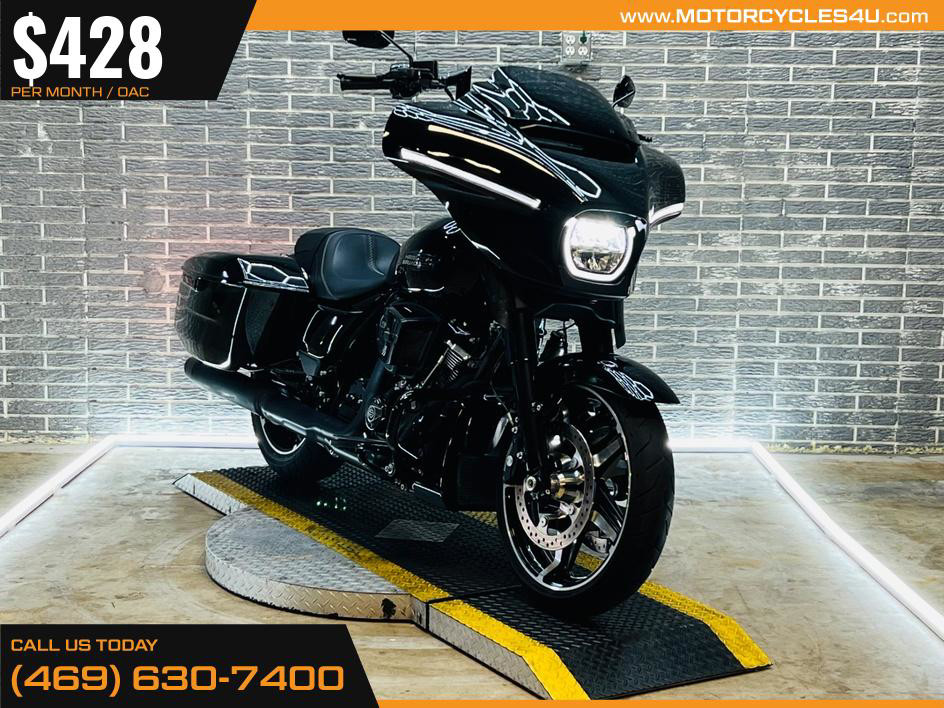 Street Glide®