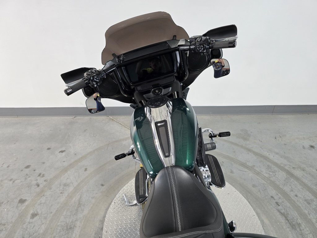 Street Glide®