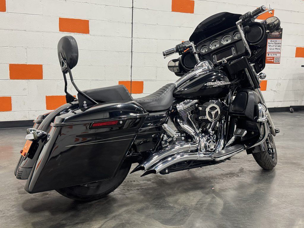 Street Glide®