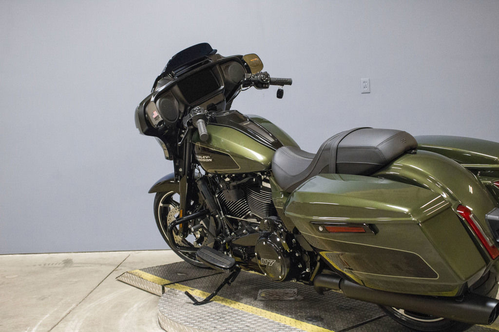 Street Glide®