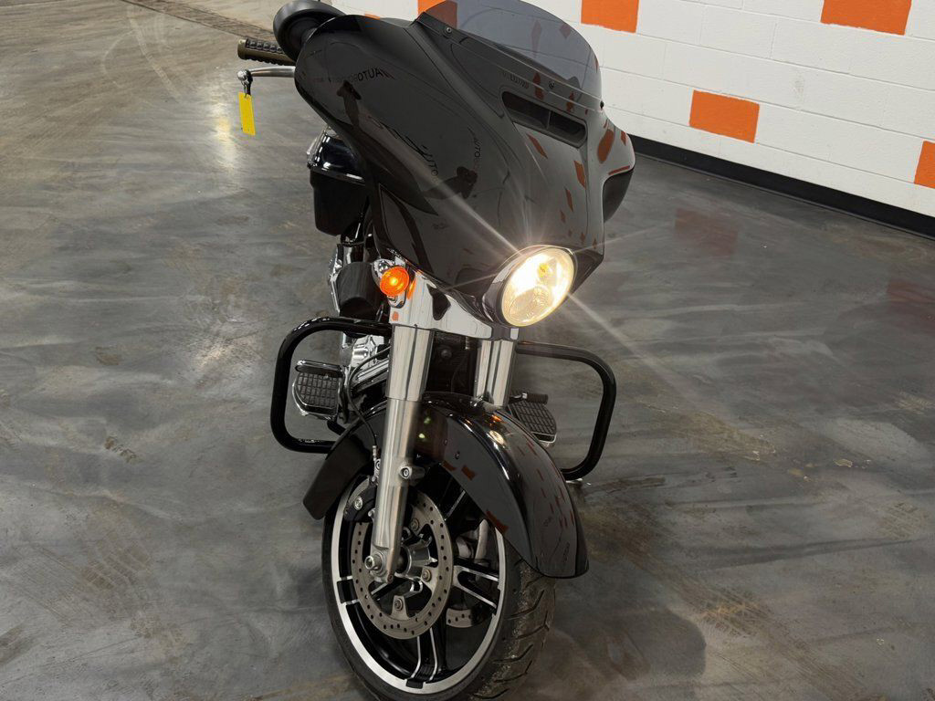 Street Glide®