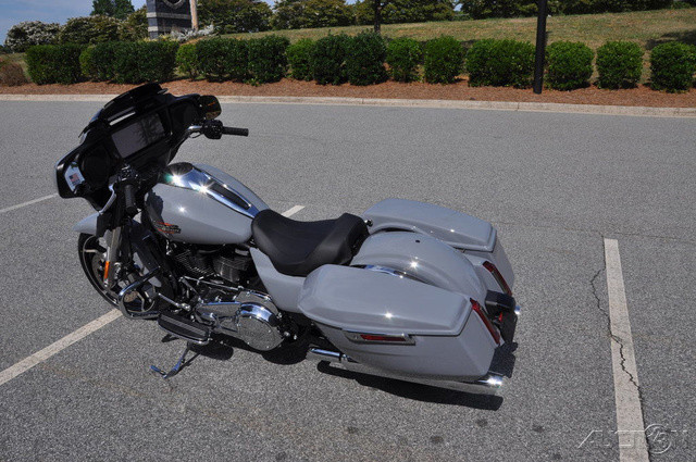 Street Glide®