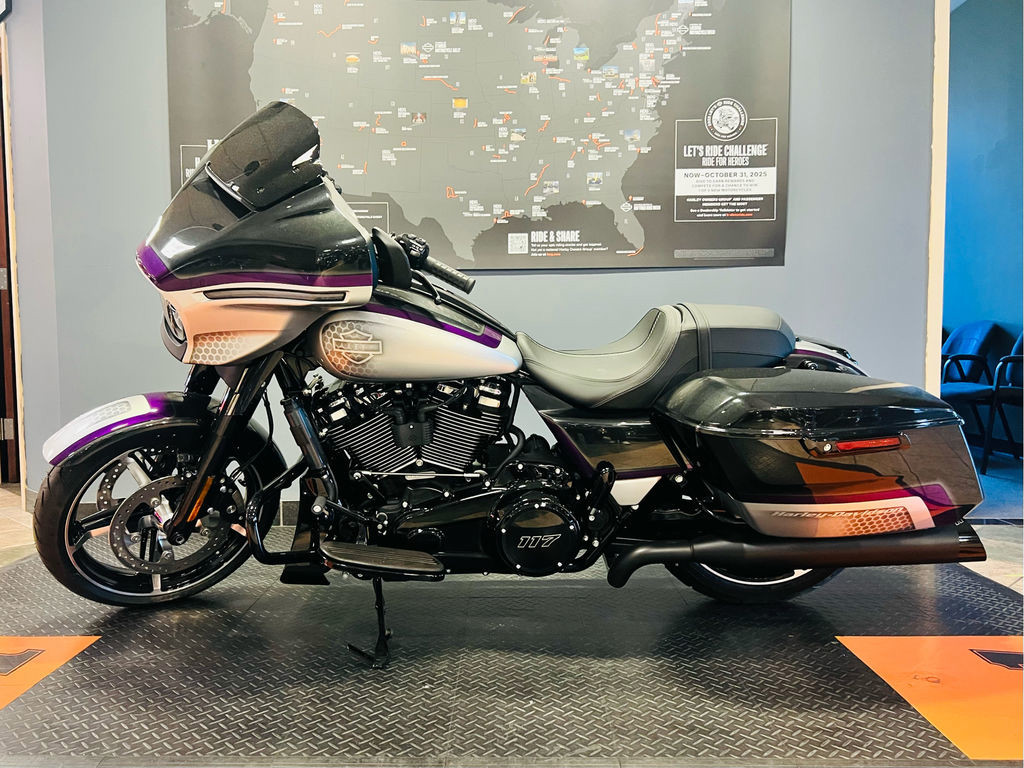 Street Glide®