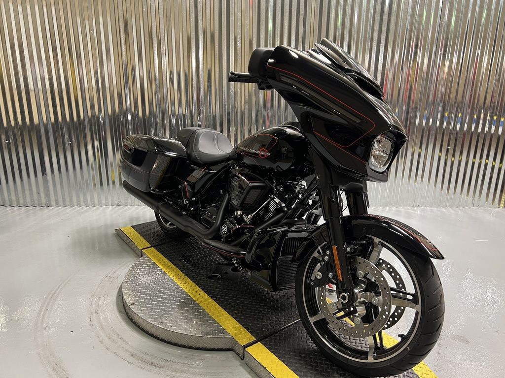Street Glide®