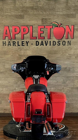 Street Glide®