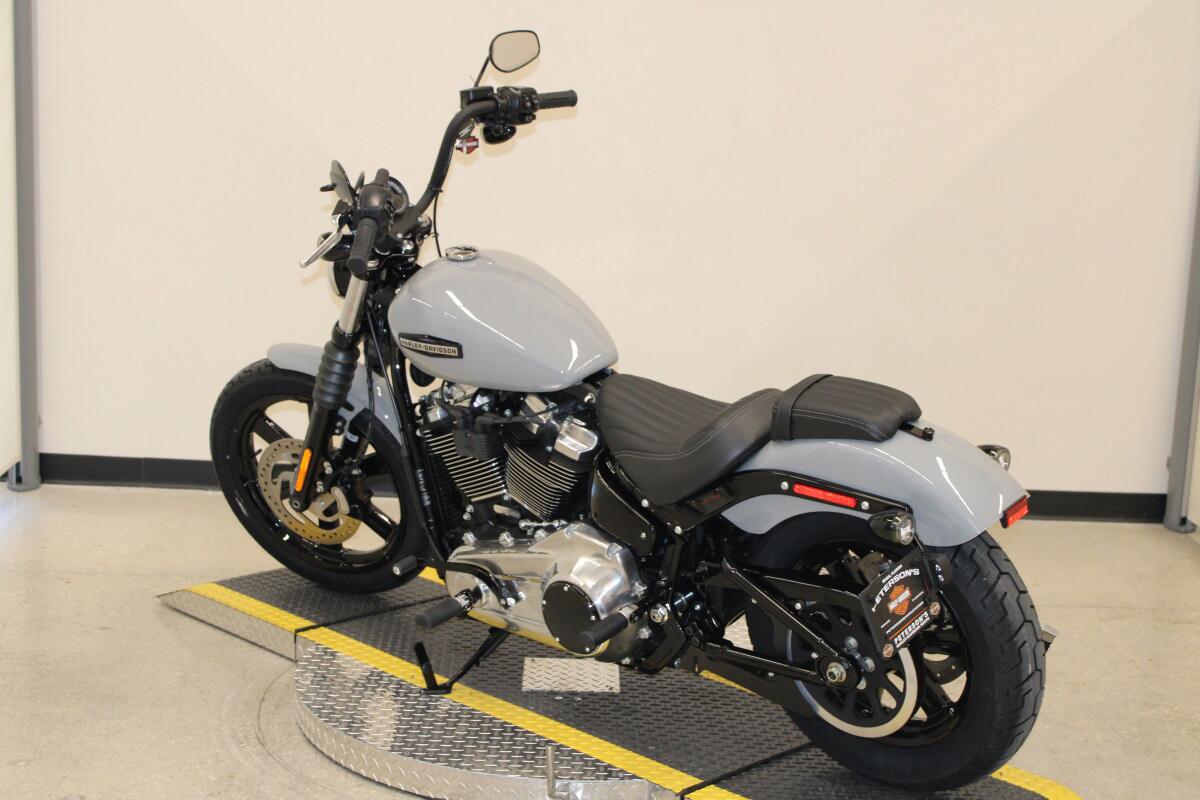 Street Bob®