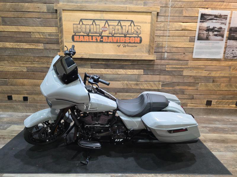 Street Glide®