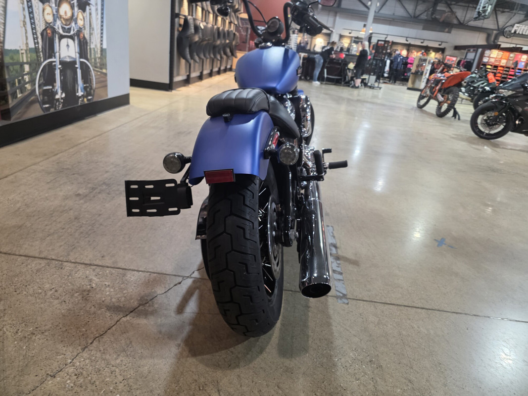 Street Bob®