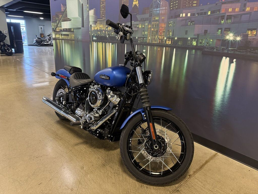 Street Bob®