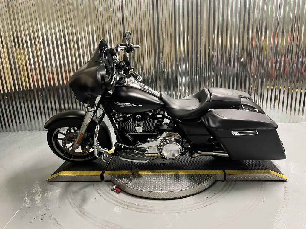 Street Glide®