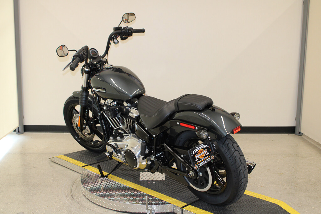 Street Bob®