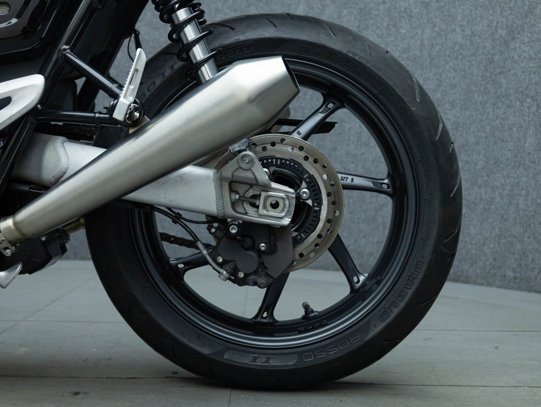 SPEED TWIN