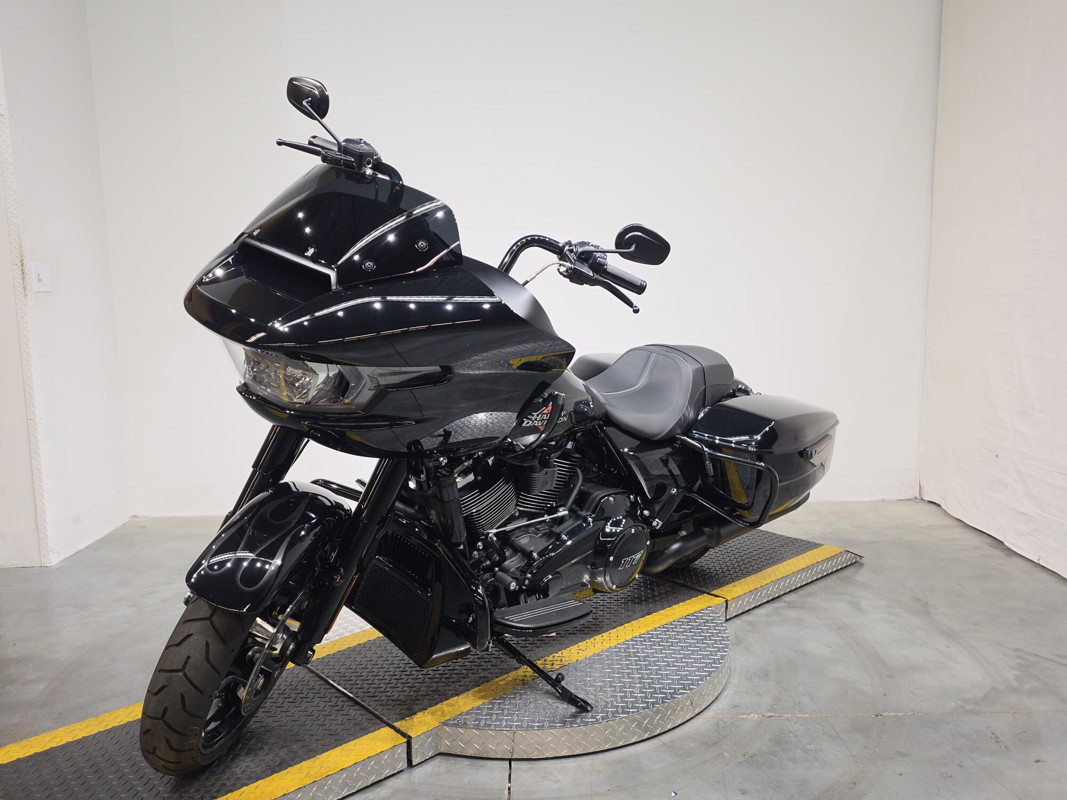 Road Glide®