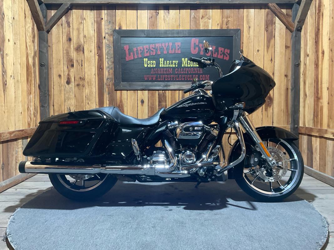 Road Glide®