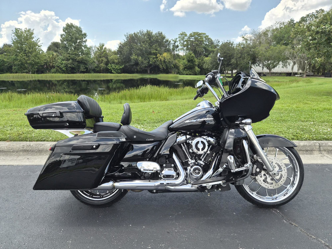 Road Glide®