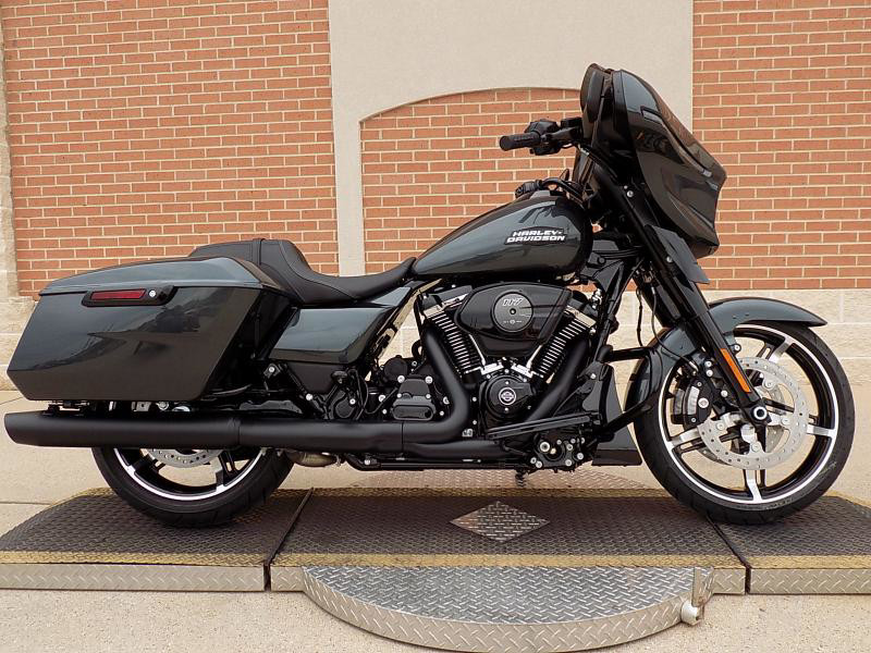 Street Glide®