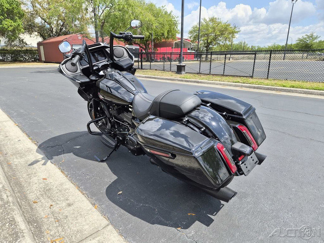Road Glide®