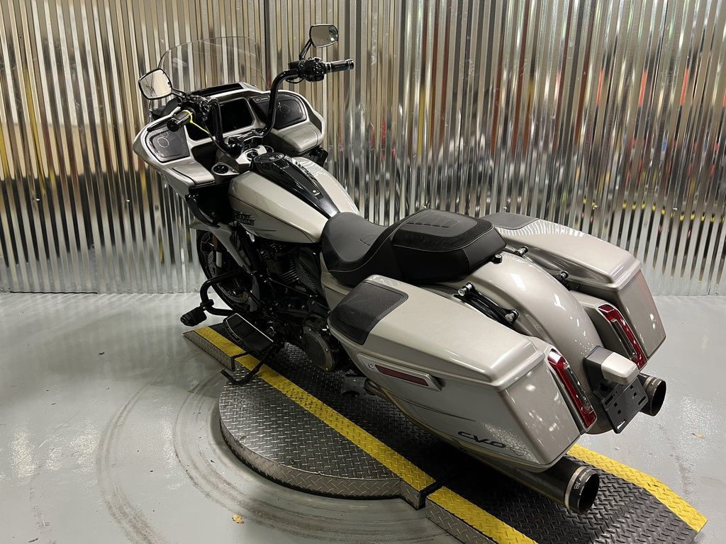 CVO® Road Glide®