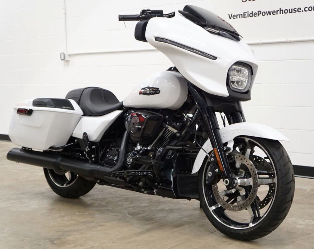 Street Glide®