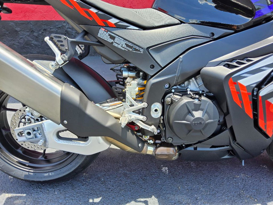 RSV4 1100