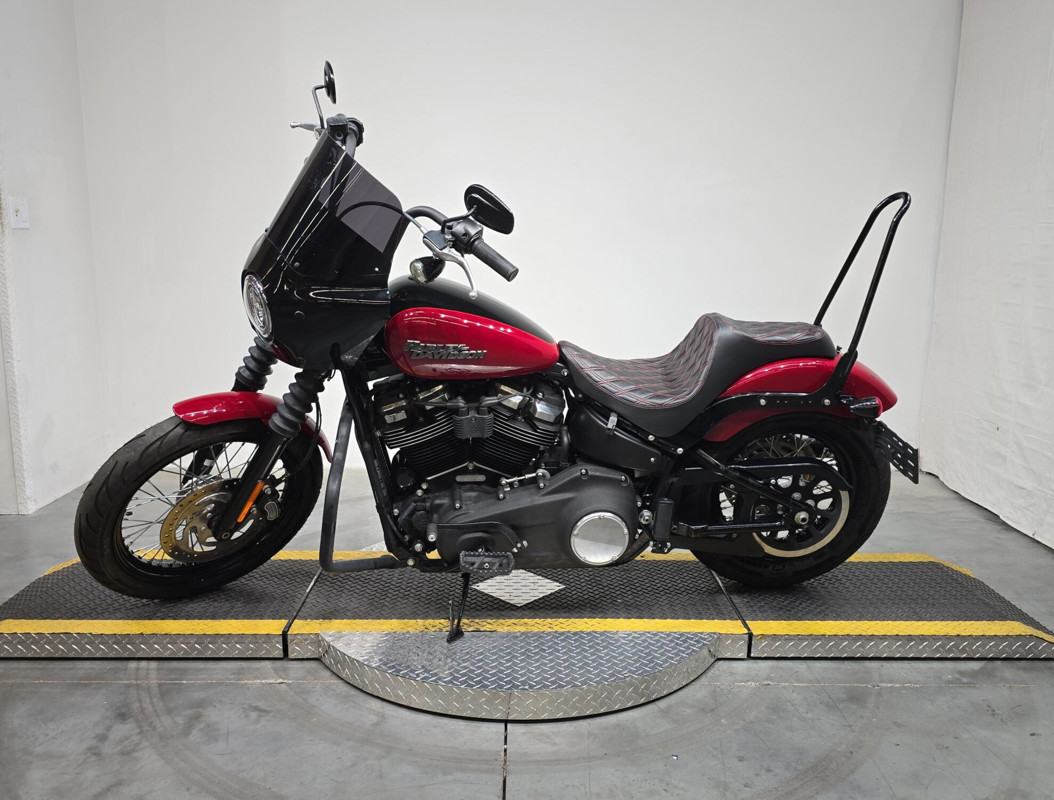 Street Bob®