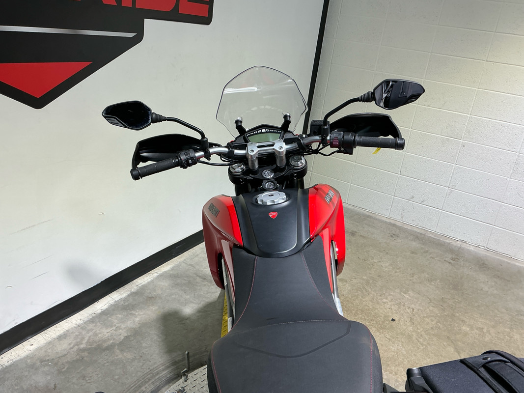 Hyperstrada