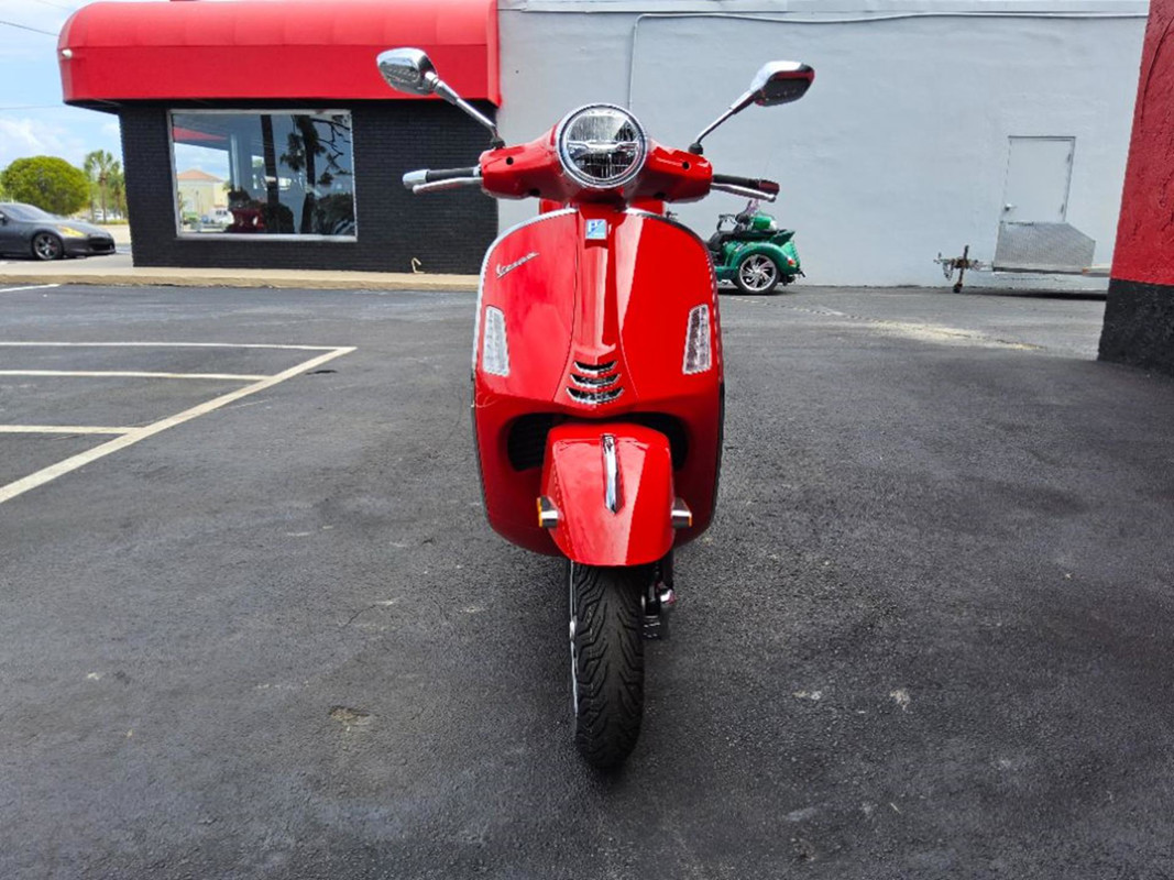 GTS 300 Super Sport