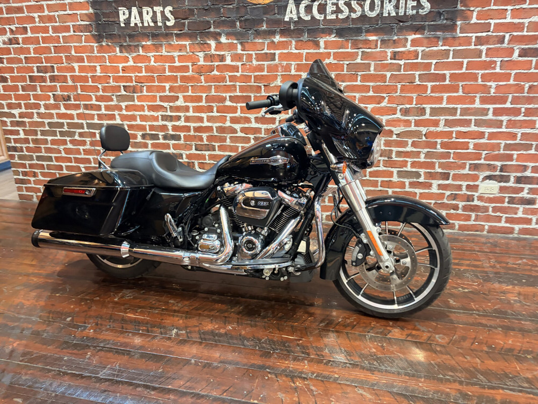 Street Glide®