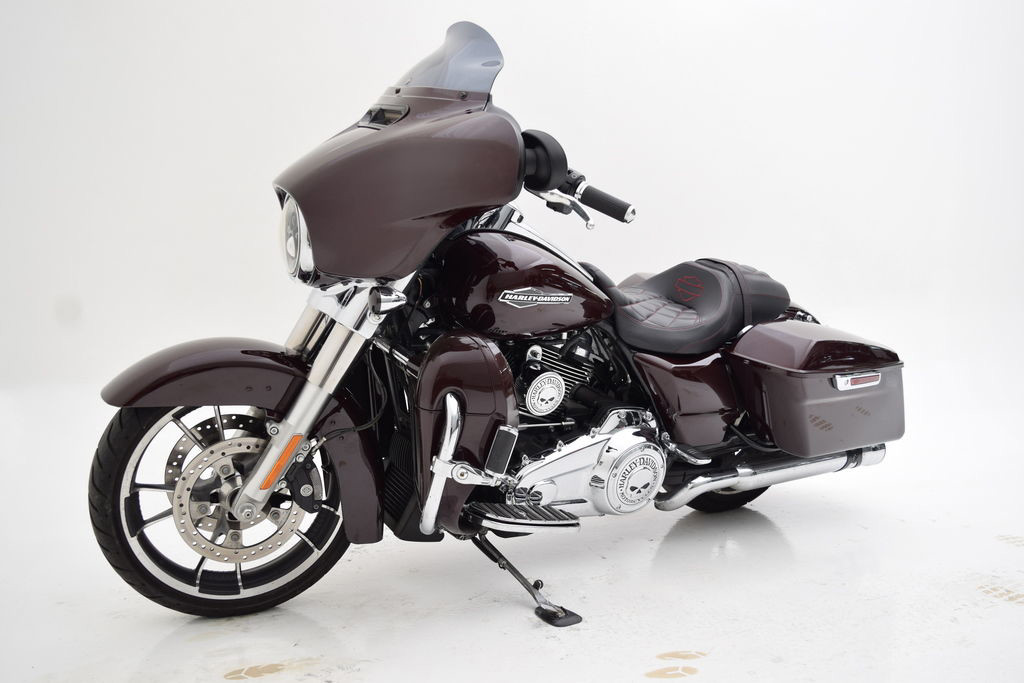 Street Glide®