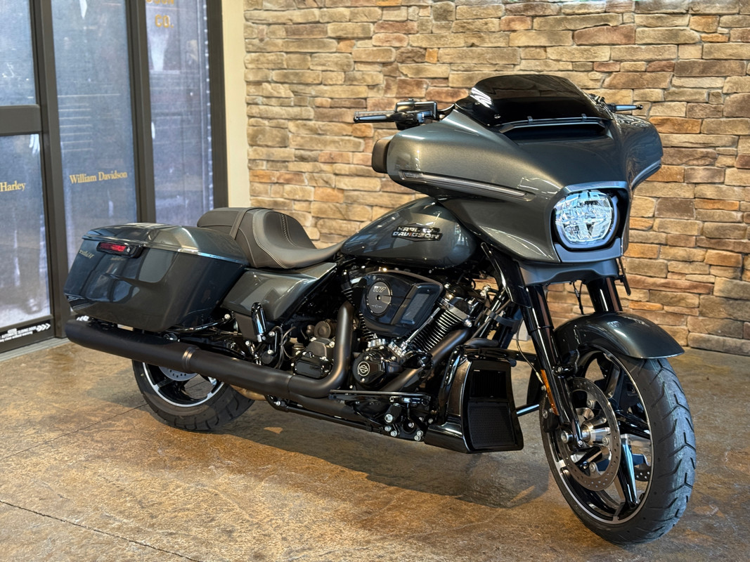 Street Glide®